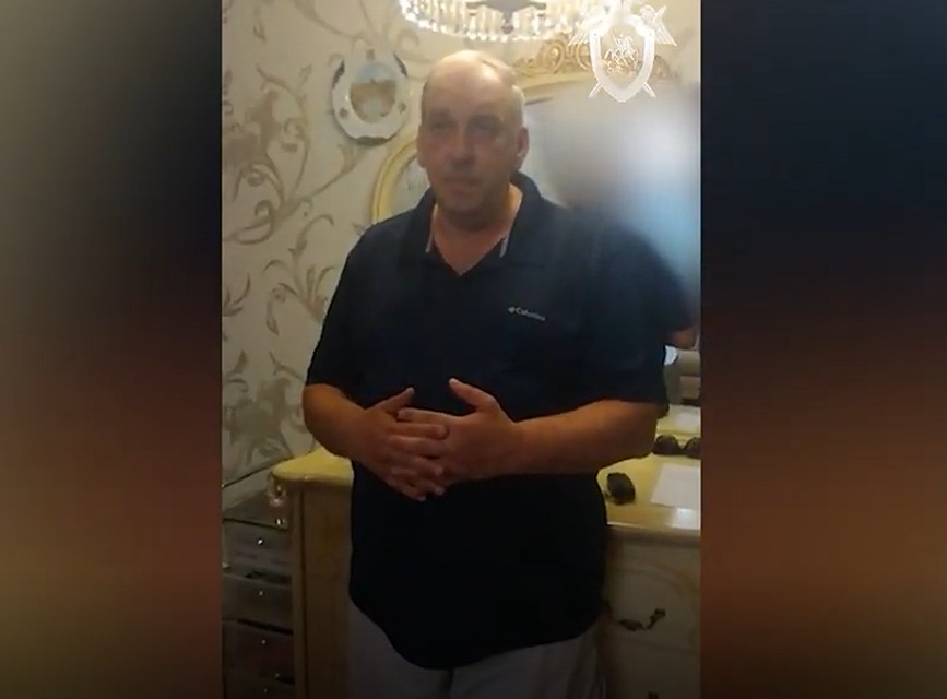 По словам чиновника, деньги ему были необходимы, чтобы погасить кредит