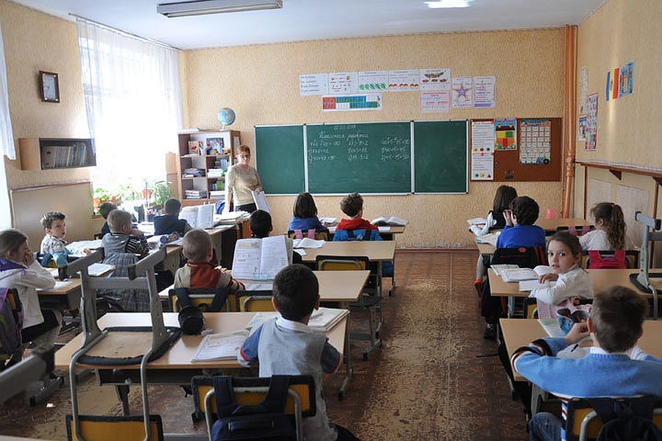 Учебный год 2019-2020: установлен план школьных каникул в Молдове