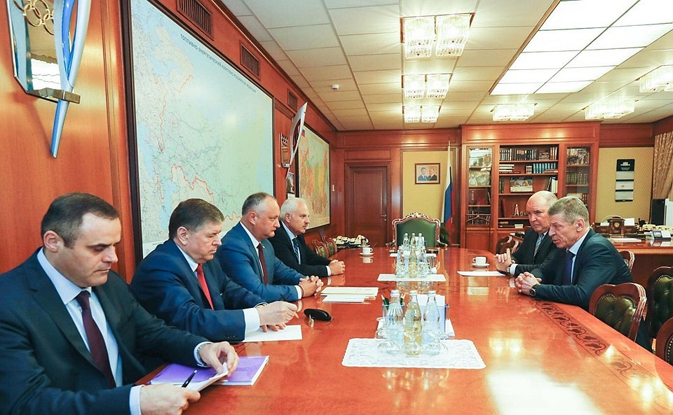 Президент провел встречу с Дмитрием Козаком
