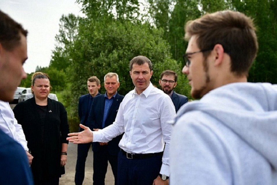 Дорожку, ведущую к общежитию ярославского Госуниверситета, заасфальтируют и установят здесь дополнительное освещение.