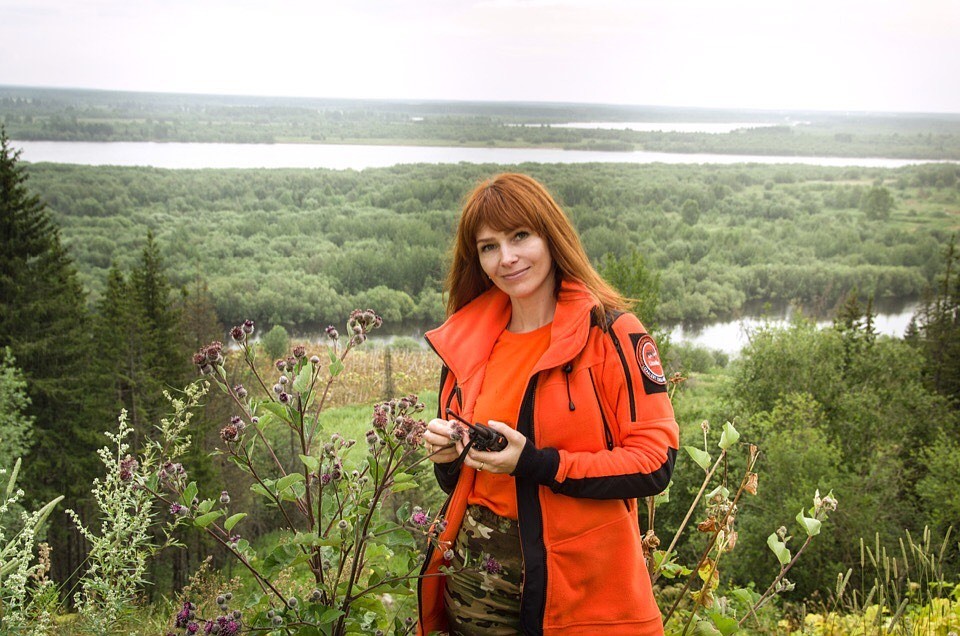 Гость свежего номера журнала «КП-Авиа» – активист поисково-спасательного движения «Лиза Алерт» Юлия Пинежанинова. Фото Андрея Станиславского.