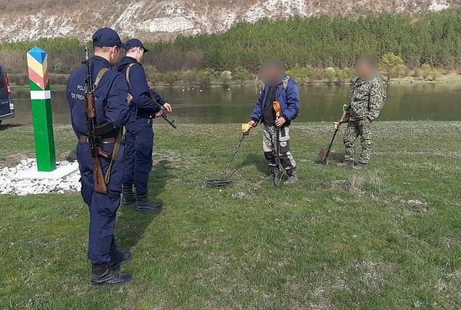 В последнее время за черных копателей взялись полицейские. Фото: пограничная полиция