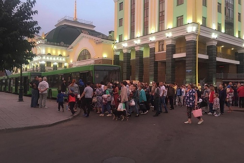 250 эвакуированных в Красноярск жителей Ачинска отправили домой спецпоездом Фото: ГУ МЧС по Красноярскому краю