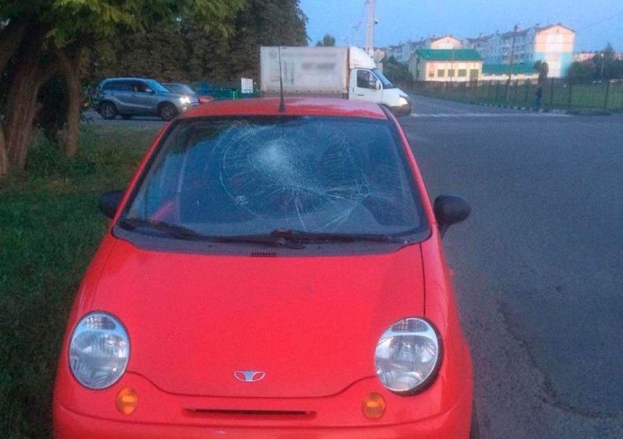 Под Белгородом велосипедистка не уступила дорогу водителю автомобиля «Daewoo Matiz». Фото УГИБДД УМВД России по Белгородской области.