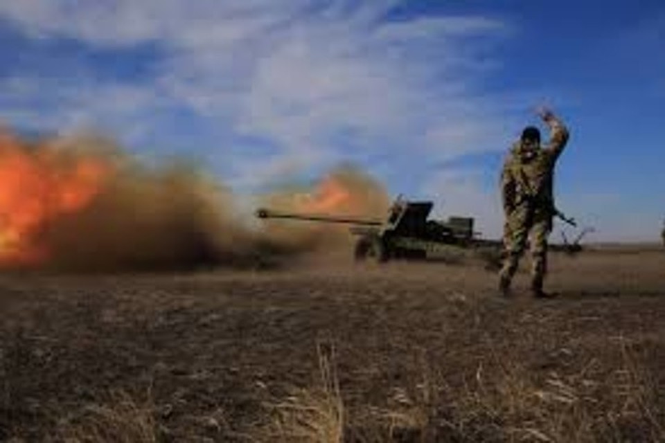 С полудня прозвучало уже 15 мощных взрывов в украинской Новомихайловке. Фото: novorosinform.org