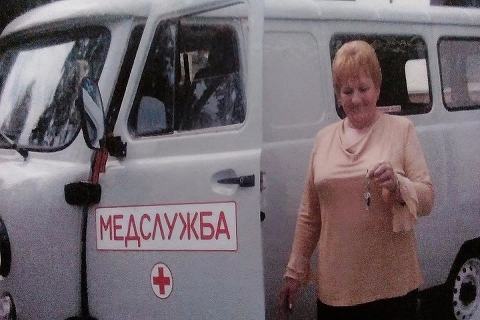 Наталья Петрова с ключами от "подарка Путина" (Фото: соцсети).
