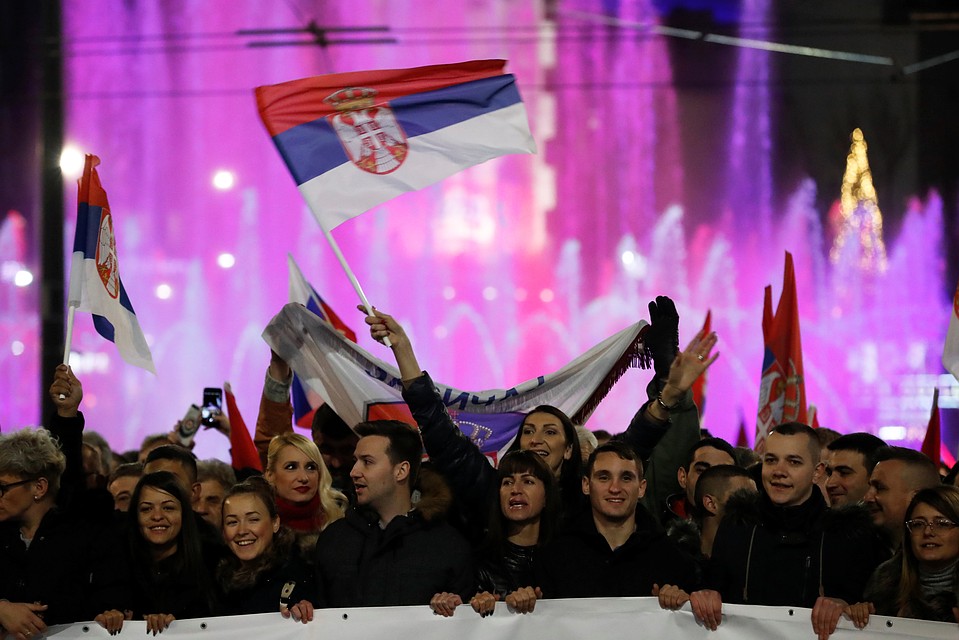 Молодёжь Сербии всё больше разочаровывается в Евросоюзе