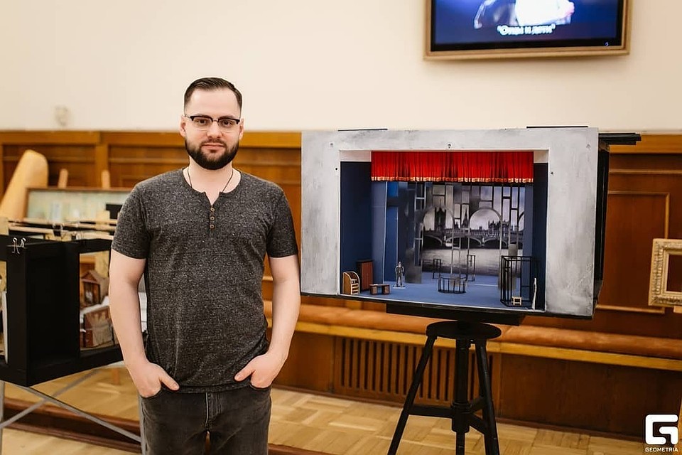 Художник-постановщик Николай Юдин служит Тверскому театру драмы с 2015 года. Фото: Геометрия