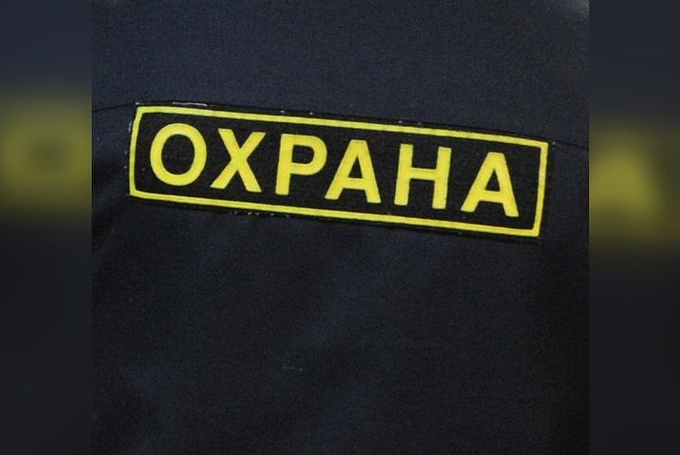 Посетитель одного из Новосибирских клубов утверждает, что его выставили охрана заведения выставила его за дверь просто так. Фото: Михаил ФРОЛОВ