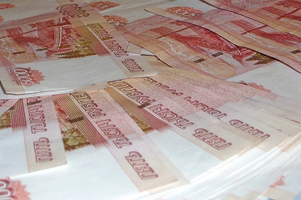 Среднемесячная зарплата показала, в каких сферах работать выгоднее