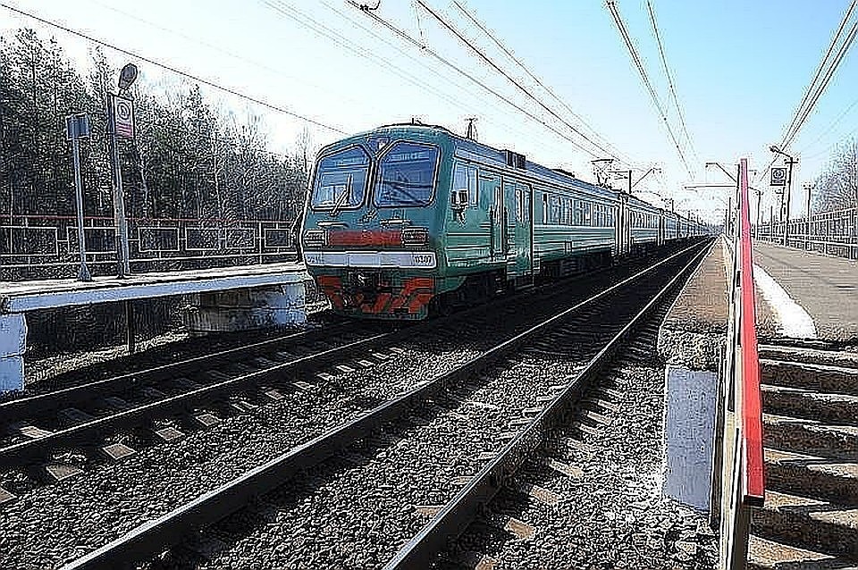 В Подмосковье поезд насмерть сбил человека