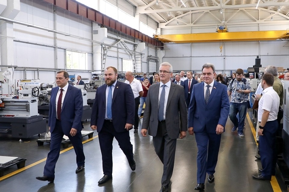 Объем производства составит 300 станков в год.