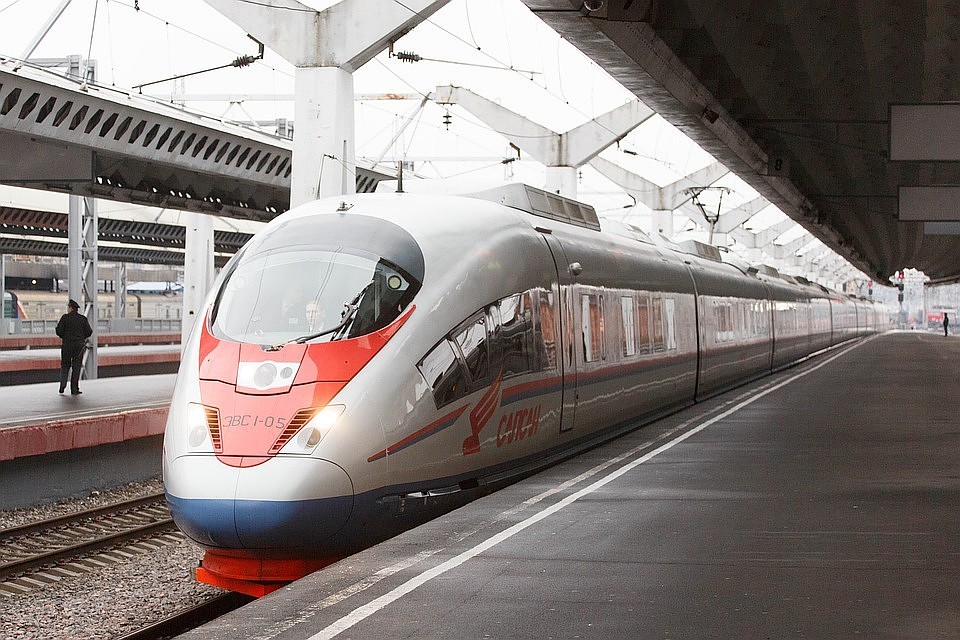 Дополнительные «Сапсаны» пустят между Петербургом и Москвой.