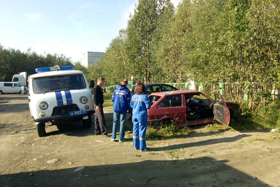 Подоспевшие работники скорой помощи констатировали смерть найденного мужчины. Фото: vk.com/narodnoetvx
