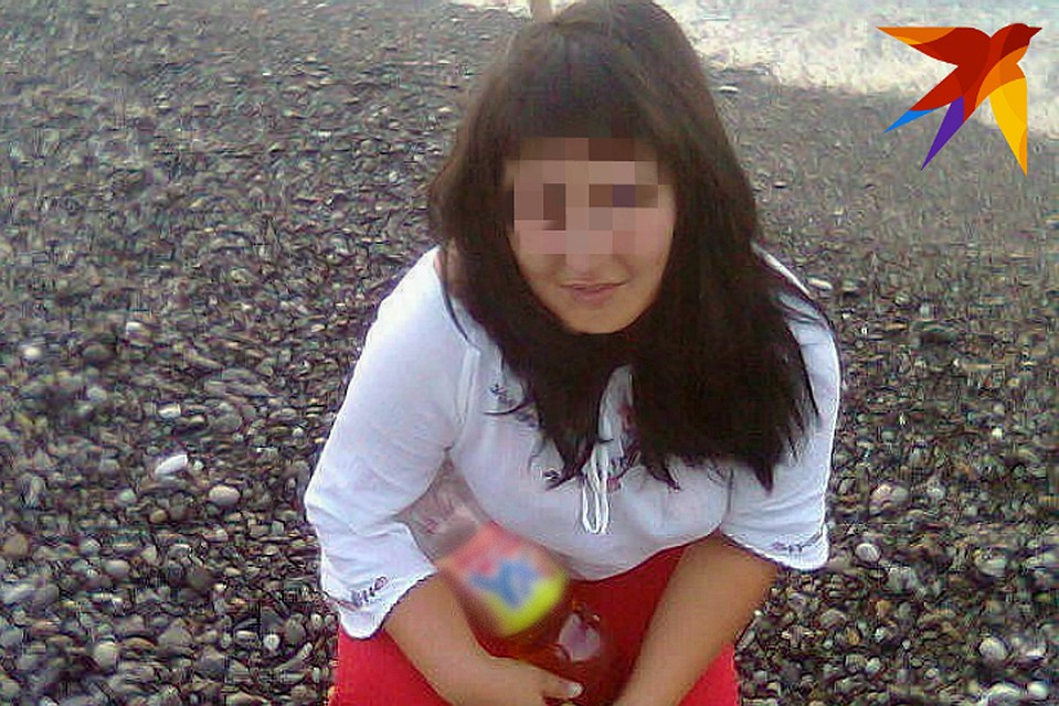 Девушка сидела с ребенком почти каждый день.