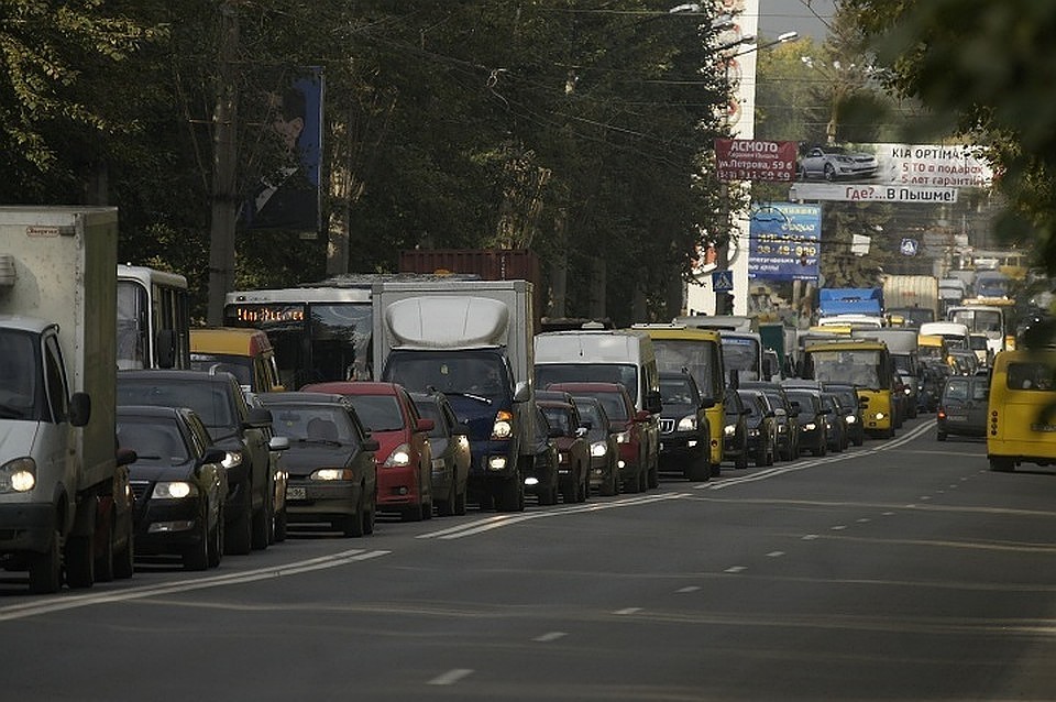 В первый учебный день Екатеринбург погрузился в пробки
