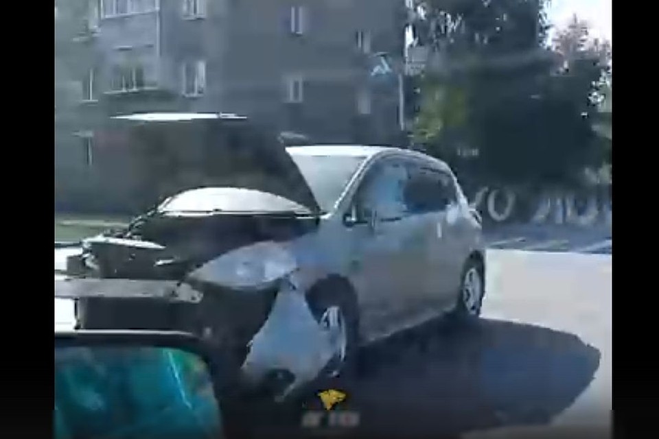 Авария произошла в Дзержинском районе.