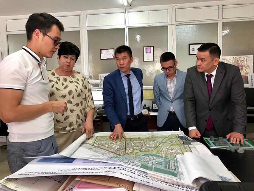 Уланбек Азыгалиев проинспектировал работу «Единого окна».