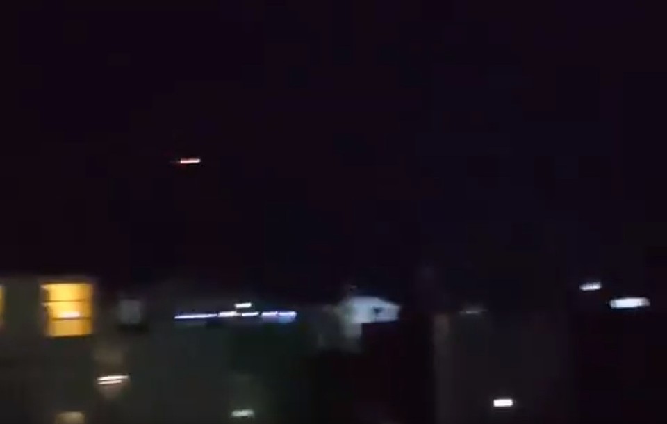 Видео горящего самолета сняли очевидцы с земли