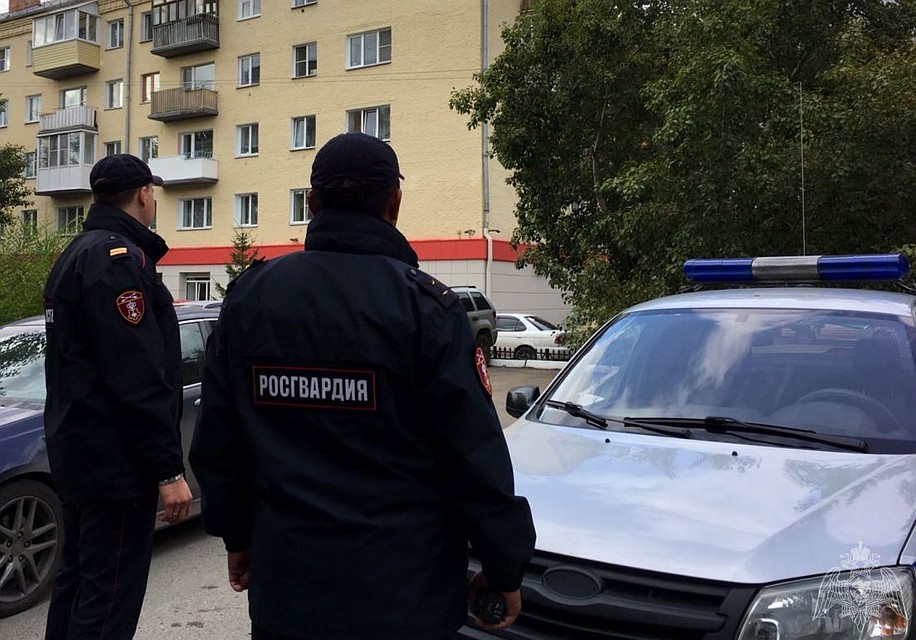 Омич устроил дебош в алкогольном отделе супермаркета