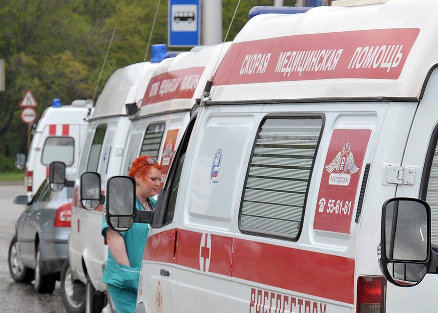 Подростка увезли в больницу