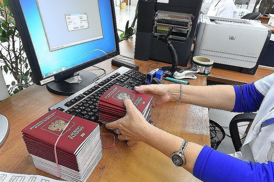 В базе будет храниться информация о каждом гражданине страны