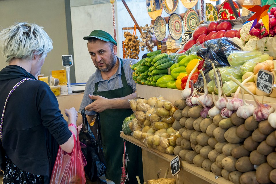 Продавец сумел дать отпор местному грабителю.