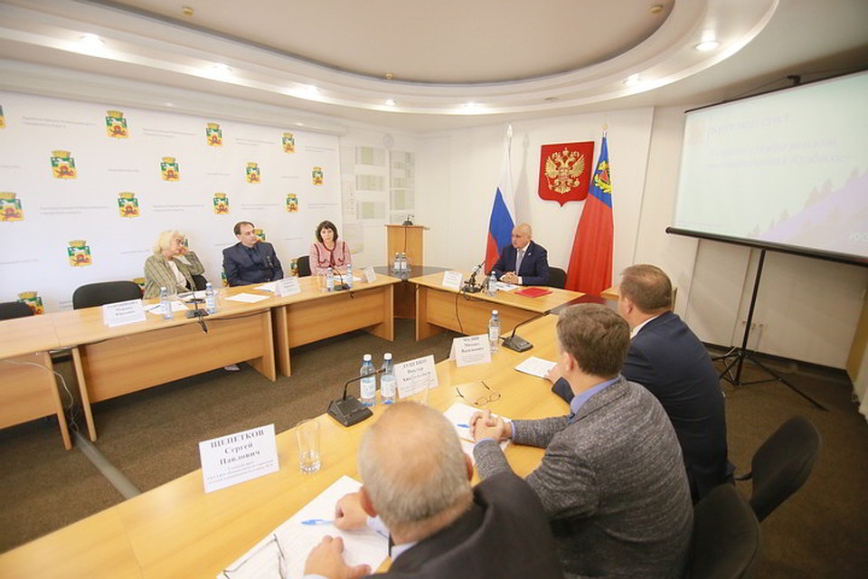 В Кузбассе обсудили развитие службы детской онкогематологии. ФОТО: пресс-служба АКО