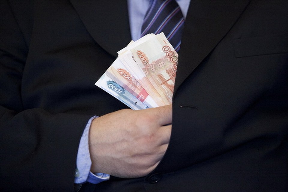 У муниципальных служащих региона вырастут зарплаты.