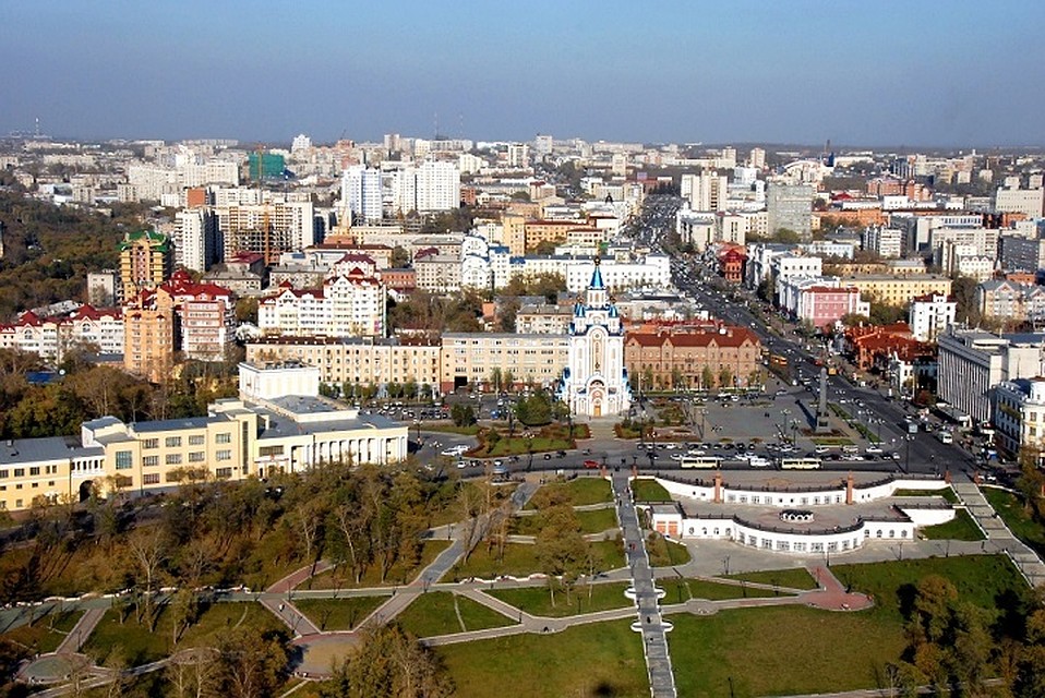 Многочисленная реклама на улицах портит облик города, особенно его историческую часть