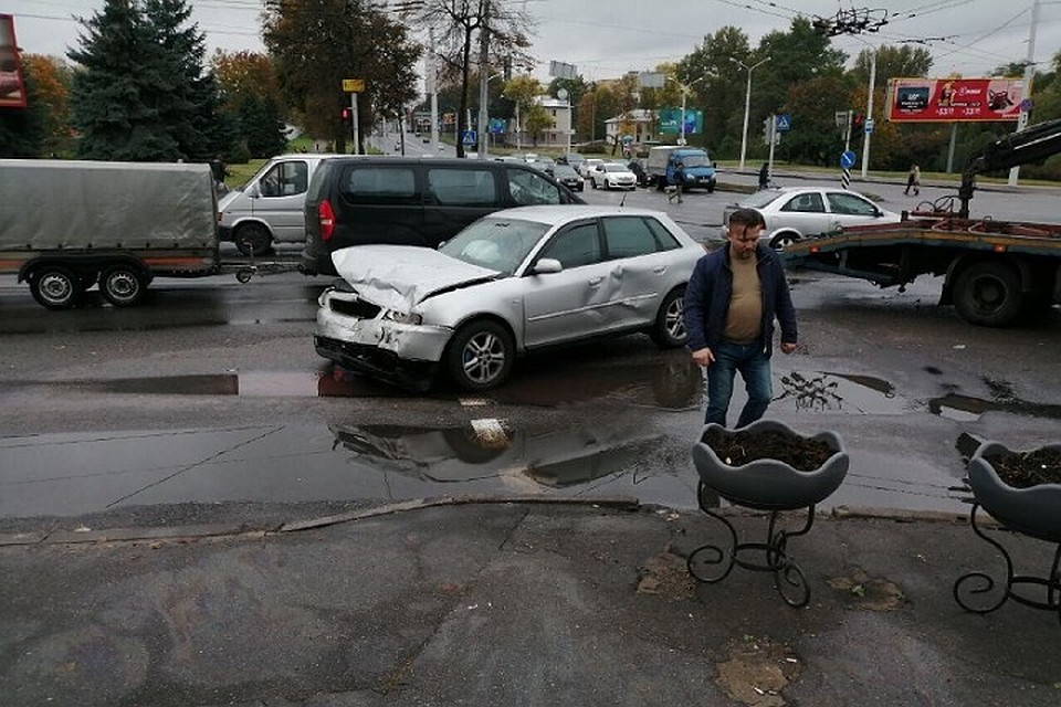 Водитель "Шкоды" после ДТП госпитализирован. Фото: УГАИ ГУВД Мингорисполкома.