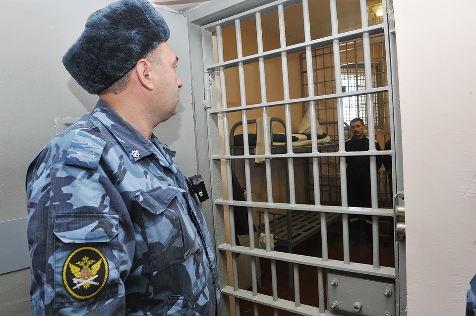 Сбежавшему из колонии омичу придется заплатить 107 тысяч за его поиски
