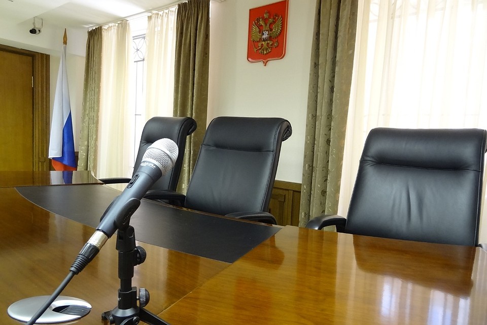 Ночному дебоширу, ударившему полицейского в Ноябрьске, дали условный срок