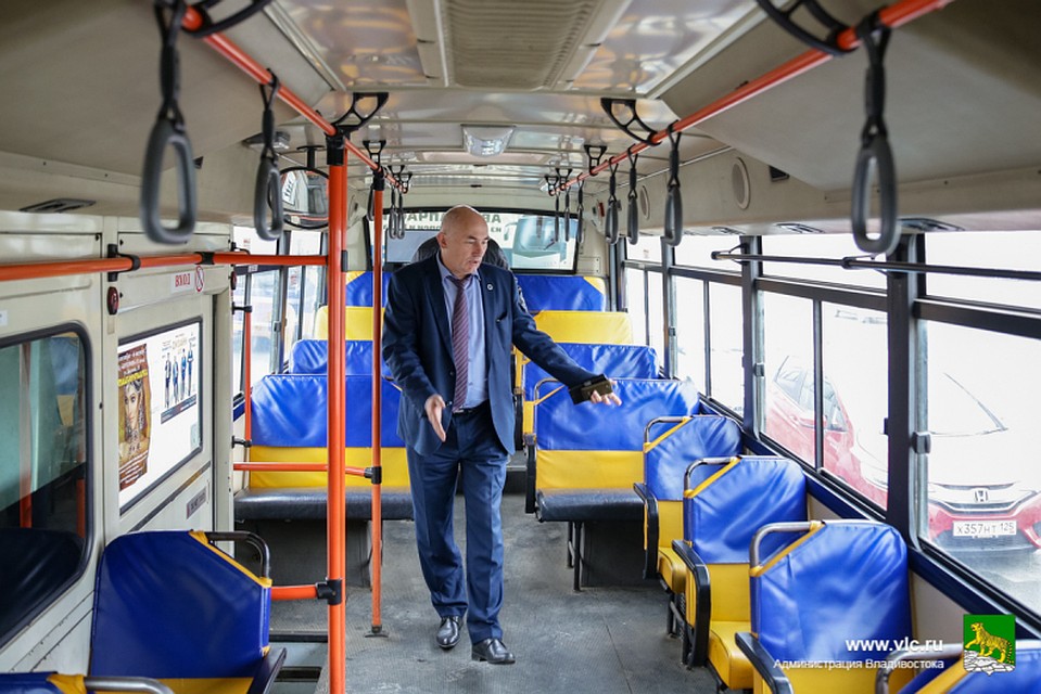 Власти планируют до конца 2019 года проверить состояние всех автобусов внутригородских маршрутов. Фото: администрация Владивостока.