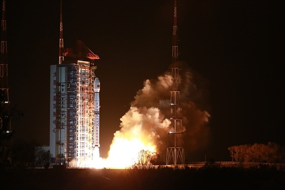 Китай успешно запустил в космос спутник «Гаофэнь-10»