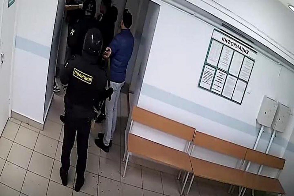 Участников конфликта пришлось разнимать полицейским