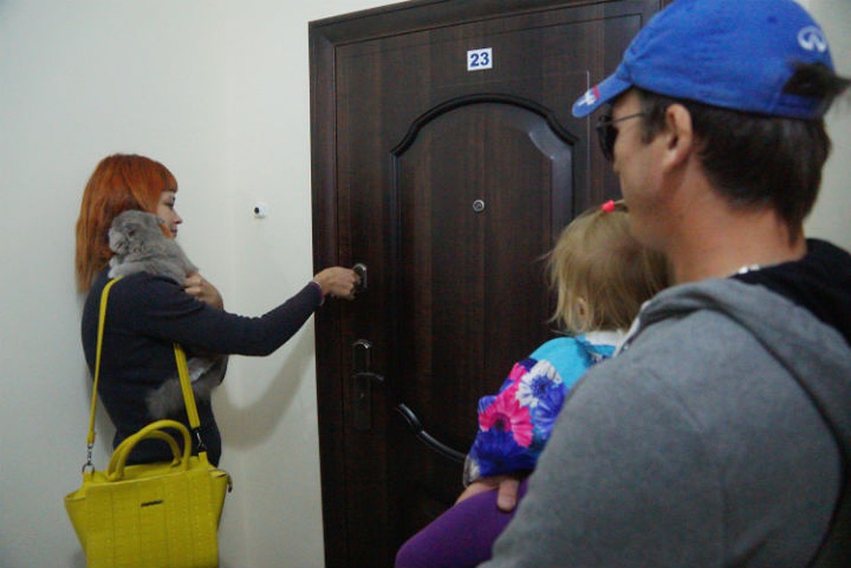 Женщине пришлось обращаться в прокуратуру, чтобы их семью переселили