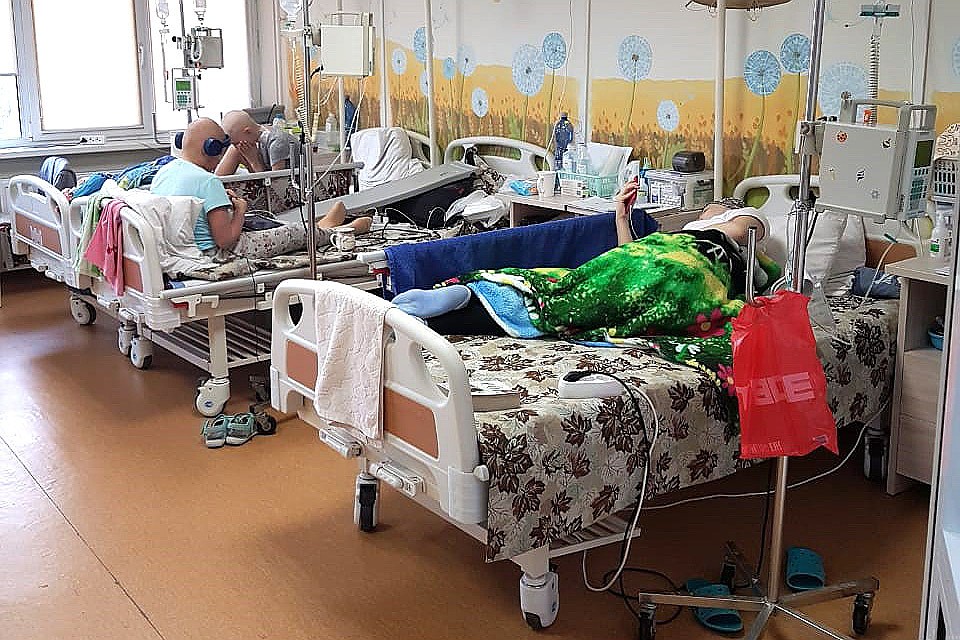 Пациенты в палате НИИ «Блохина».