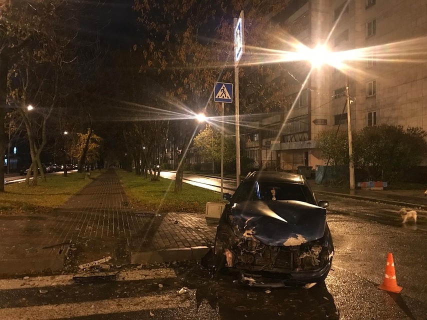 Обе машины разбиты.