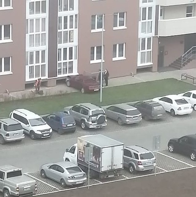 Водитель, скорее всего, перепутал педали газ и тормоз.