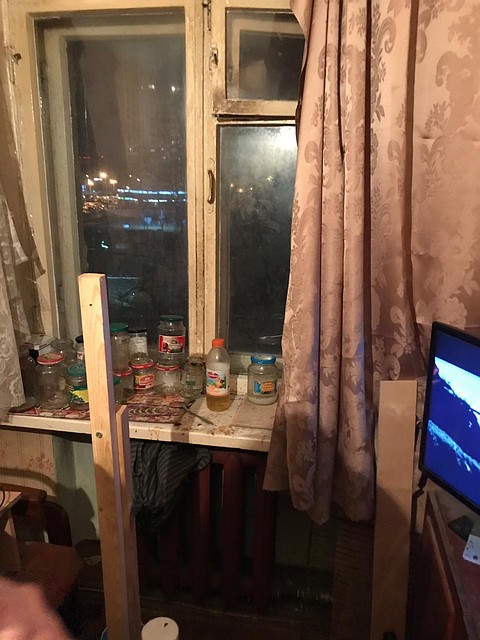 В этой квартире отец расправился с сыном.