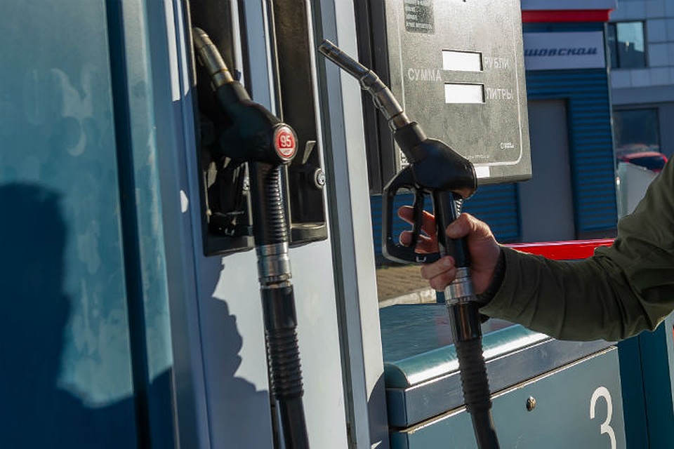 Перекачивал служебный бензин водитель нефтяной компании из Ангарска