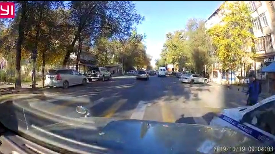 Момент нарушения ПДД попал на видео.