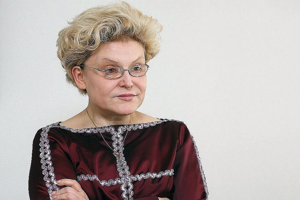 «Так вот себя чувствует пациент на каталке»: Малышеву срочно госпитализировали из-за высокого давления