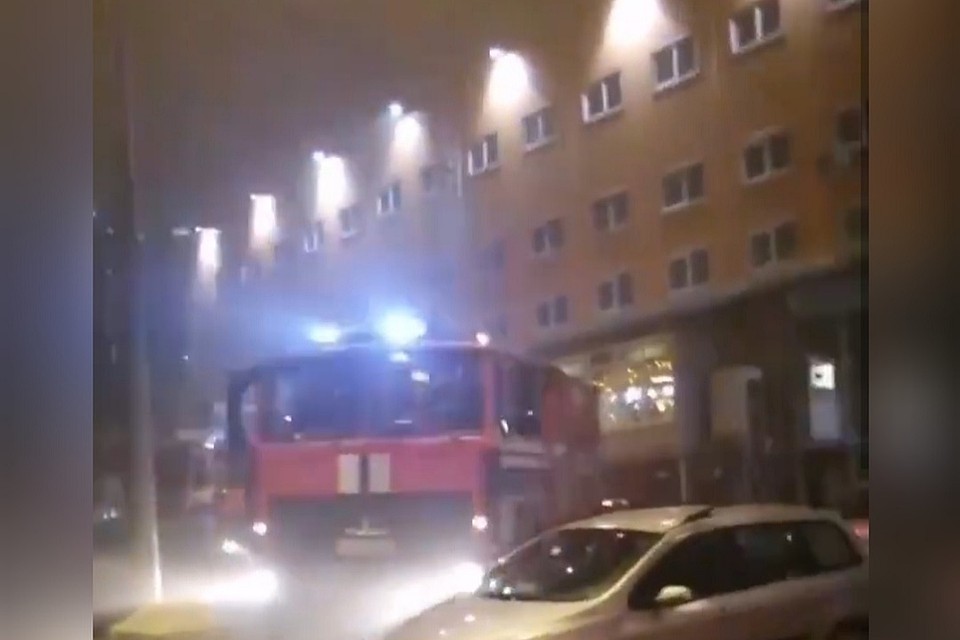 Пожар начался в одном из кухонных помещений ТЦ. Фото: стоп-кадр.