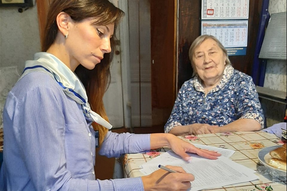 При необходимости «социальный участковый» выходит на дом.Фото предоставлено Центром организации социального обслуживания.