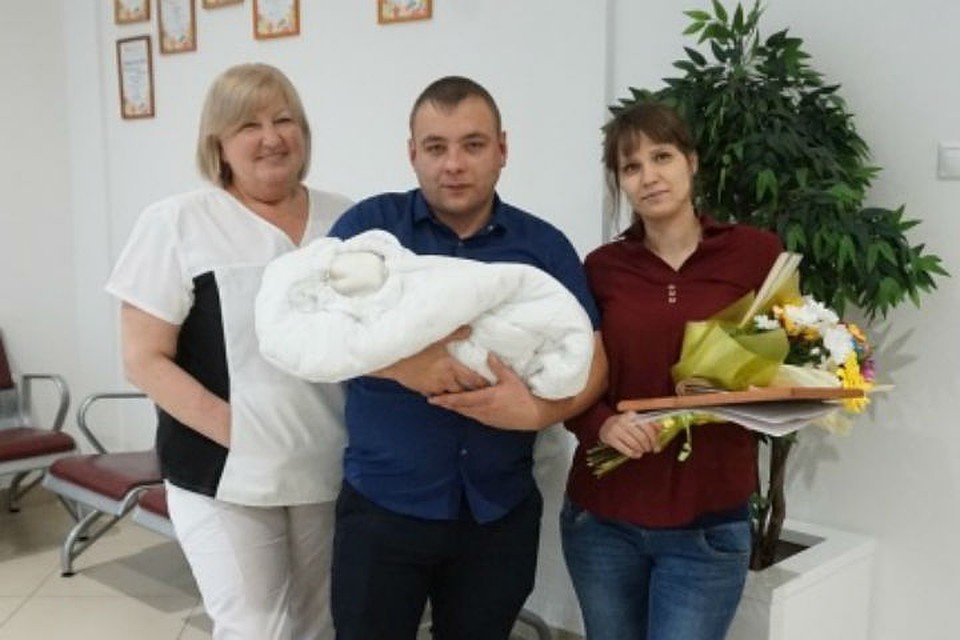 Торжественная выписка Фото: pericentr2.ru