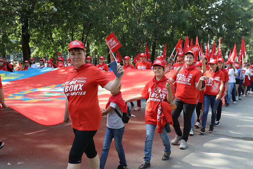 На заринском заводе случайных людей не бывает. Фото: Анатолий Филиппов