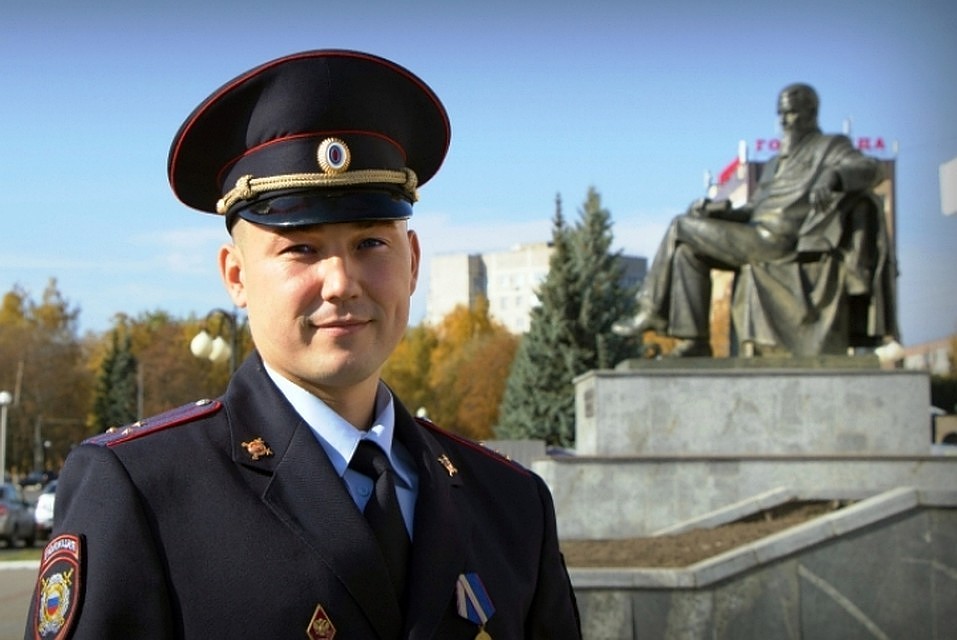 Сергей Цветов работает в МО МВД России «Курчатовский»