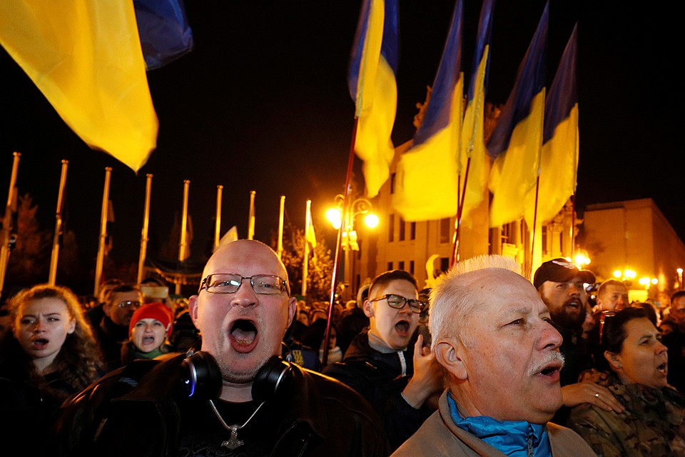 53,7% населения Украины за продолжение войны на Донбассе